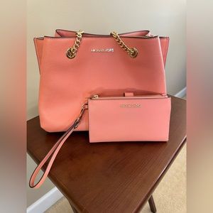 New Condition Michael Kors Teagan Shoulder Bag w/ Wallet